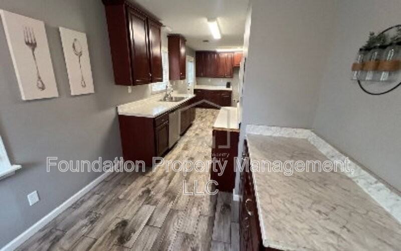 6236 Haddington Dr - Photo 4 of 23