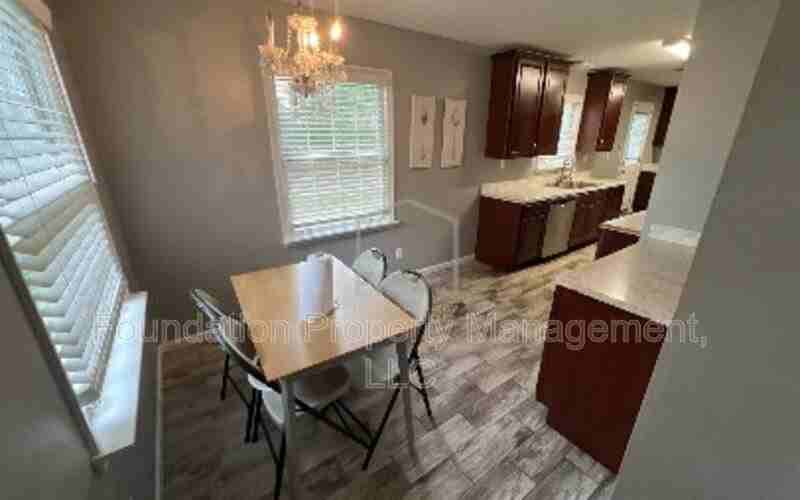 6236 Haddington Dr - Photo 5 of 23