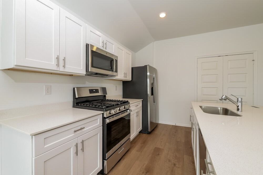 10044 Blackjack Rd - Photo 6 of 19