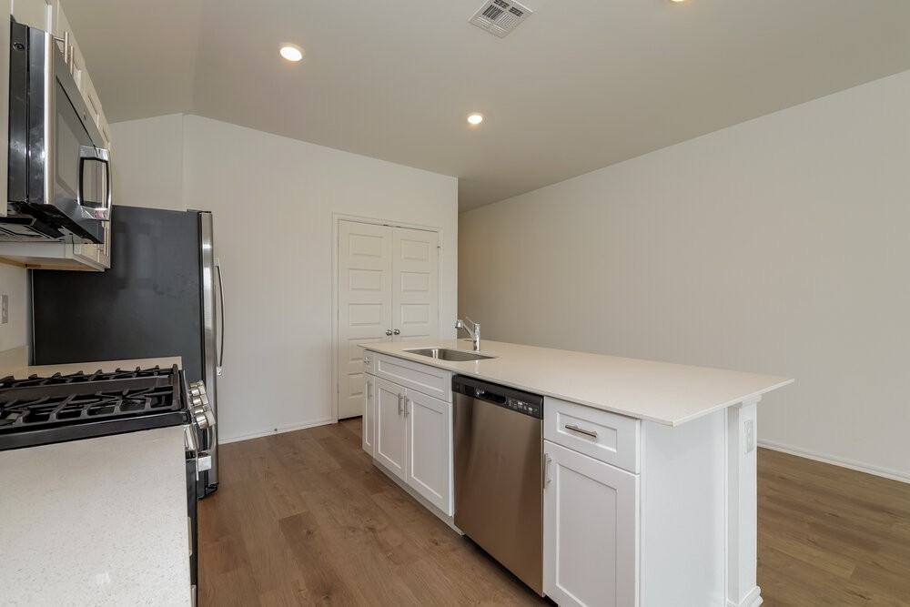 10044 Blackjack Rd - Photo 7 of 19