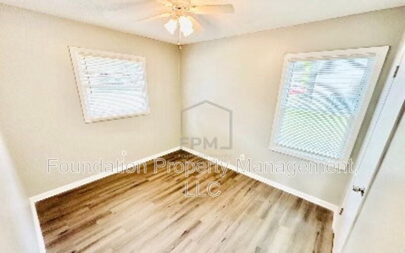 3181 Parham St - Photo 6 of 11