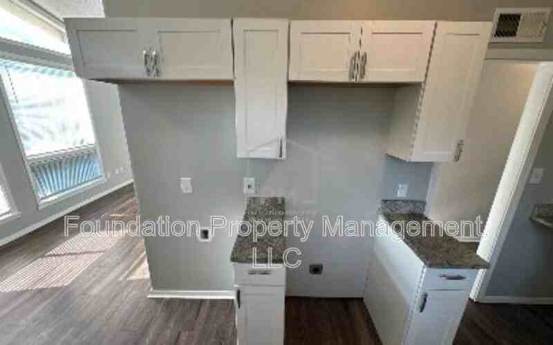 2252 Cassie Ave - Photo 7 of 20