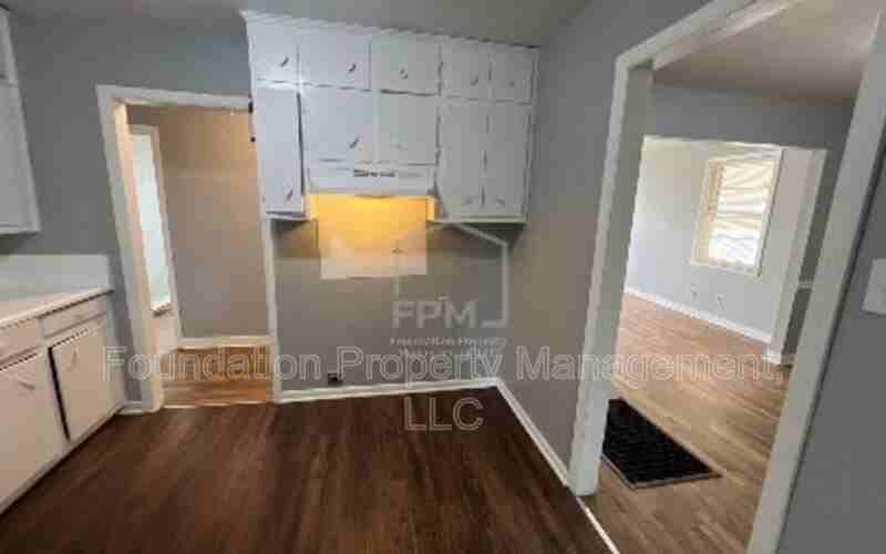 1700 Dabbs Ave - Photo 5 of 22