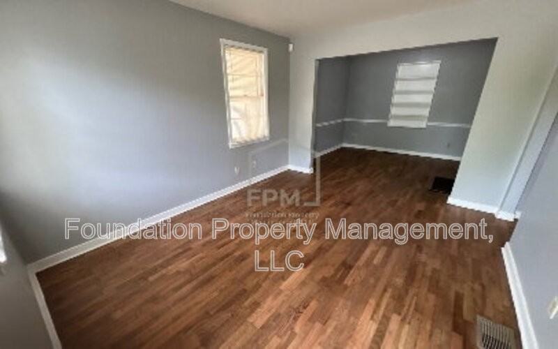 1700 Dabbs Ave - Photo 7 of 22