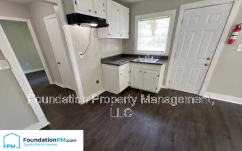 1371 E Trigg Ave - Photo 4 of 17