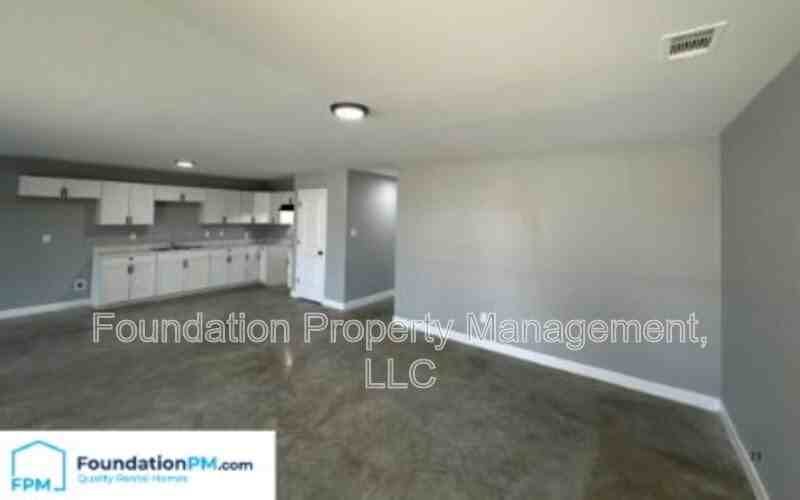 555 Monteagle Dr - Photo 4 of 18