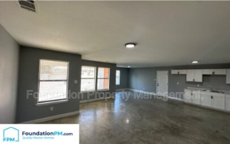 555 Monteagle Dr - Photo 6 of 18