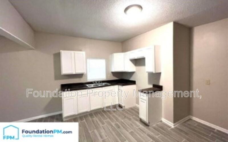 735 Roanoke Ave - Photo 3 of 16