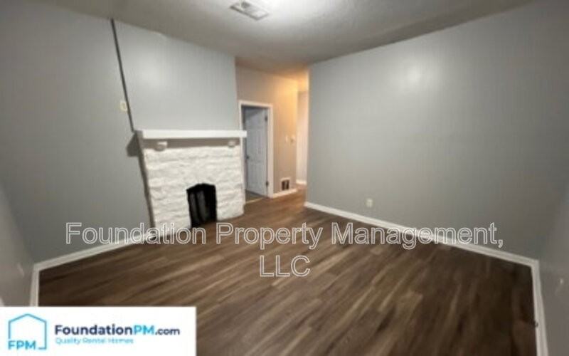 735 Roanoke Ave - Photo 5 of 16
