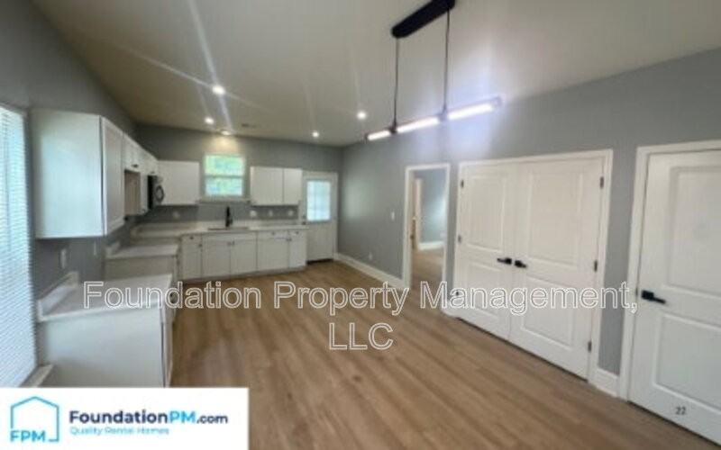 910 Dickinson St - Photo 4 of 16