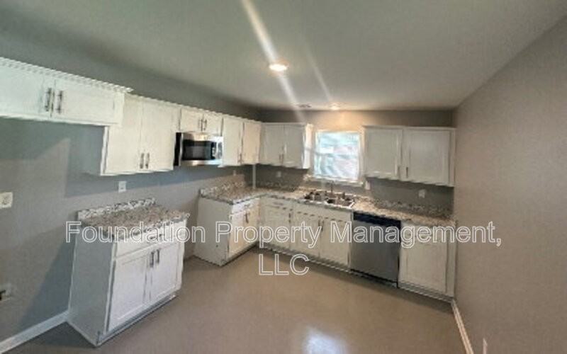 307 Harrell St - Photo 3 of 19