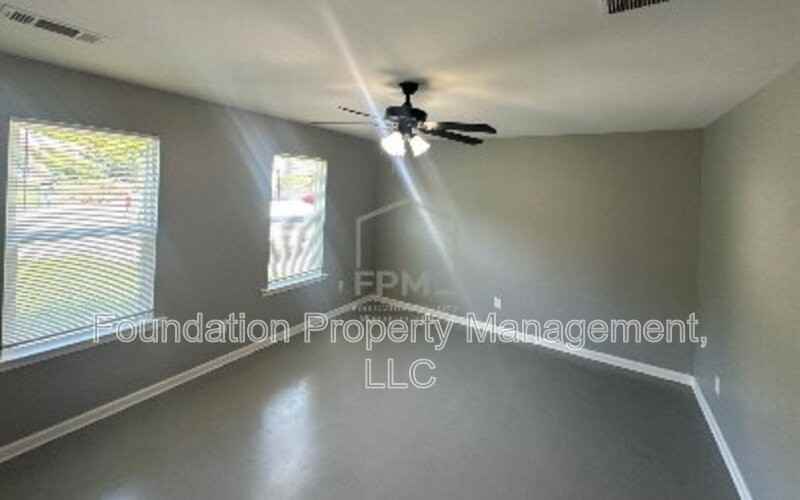 307 Harrell St - Photo 7 of 22