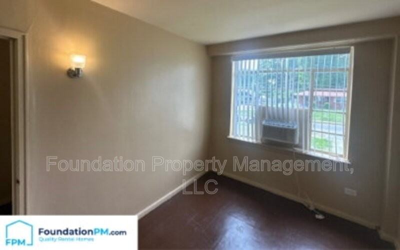 1911 S Parkway E #5 - Photo 7 of 10