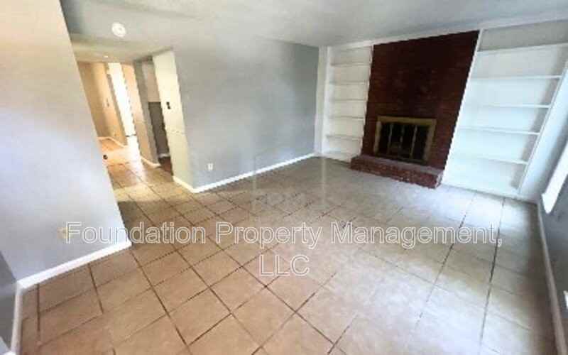 1317 Royal Oaks Cv #1 - Photo 3 of 20