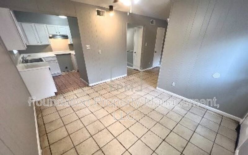 1317 Royal Oaks Cv #1 - Photo 4 of 20