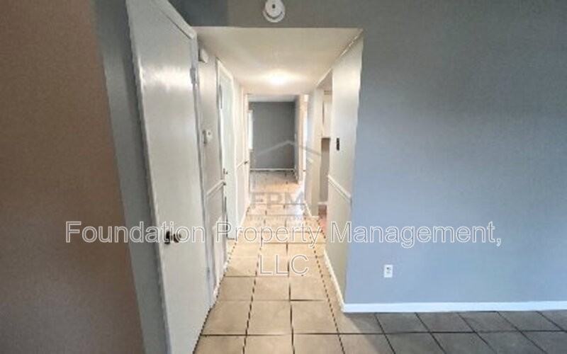 1317 Royal Oaks Cv #1 - Photo 7 of 20