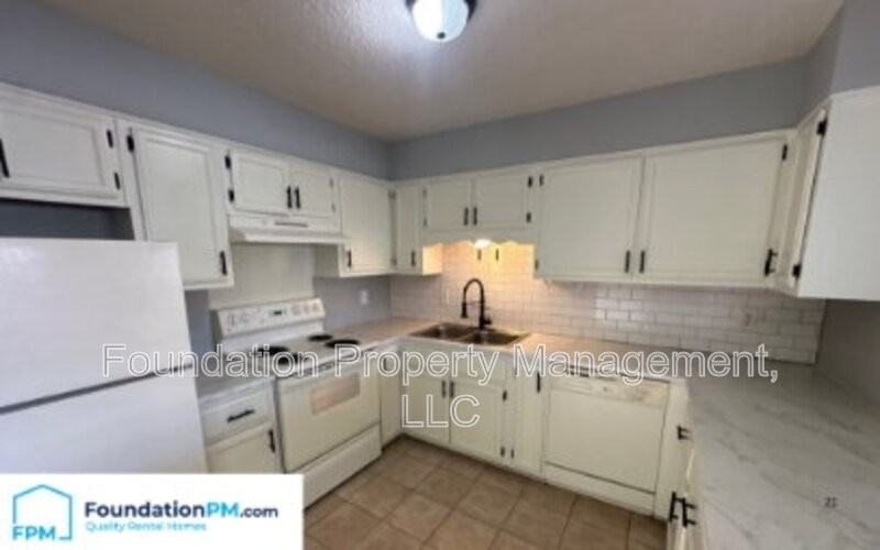 34 N Idlewild St #14 - Photo 3 of 11