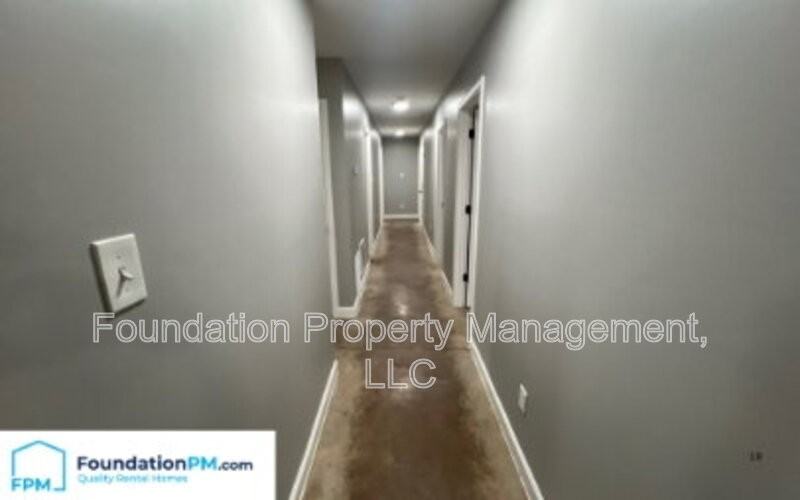 1273 Englewood St - Photo 7 of 19