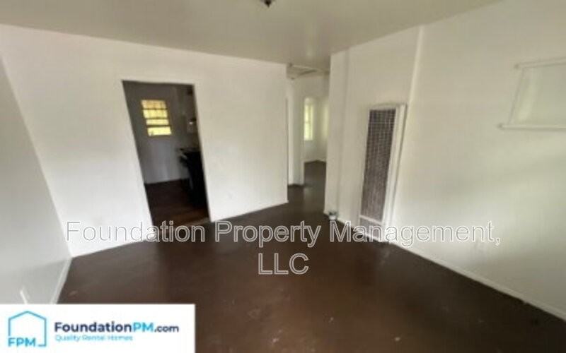 1277 Airways Blvd #2 - Photo 5 of 13