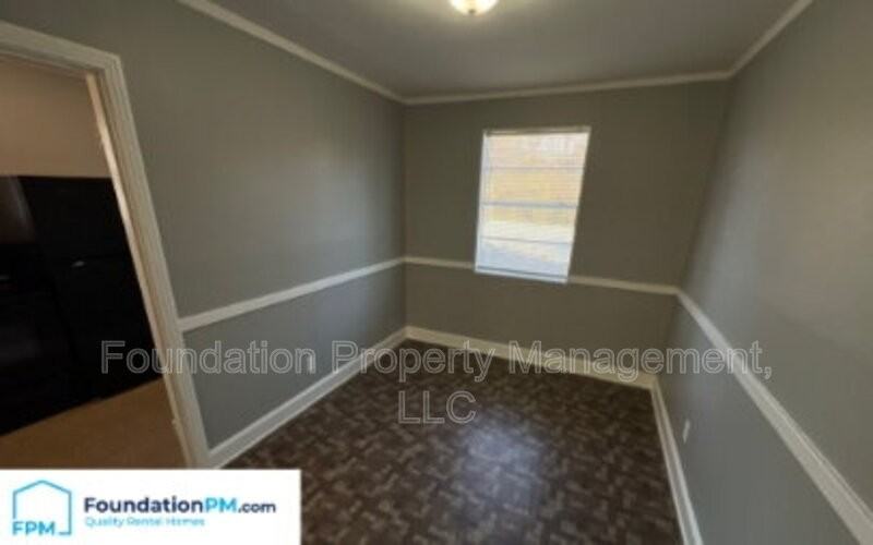 1570 Rebecca St - Photo 5 of 18