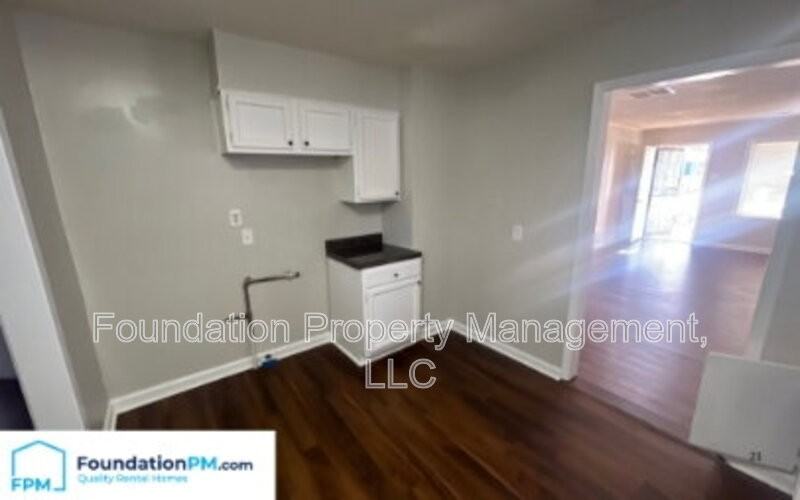 2292 Redwood Ave - Photo 5 of 19