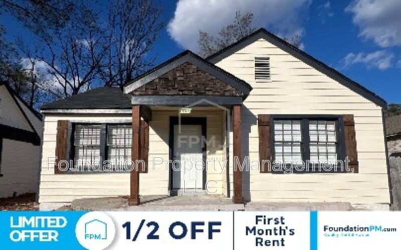 790 S Parkway E