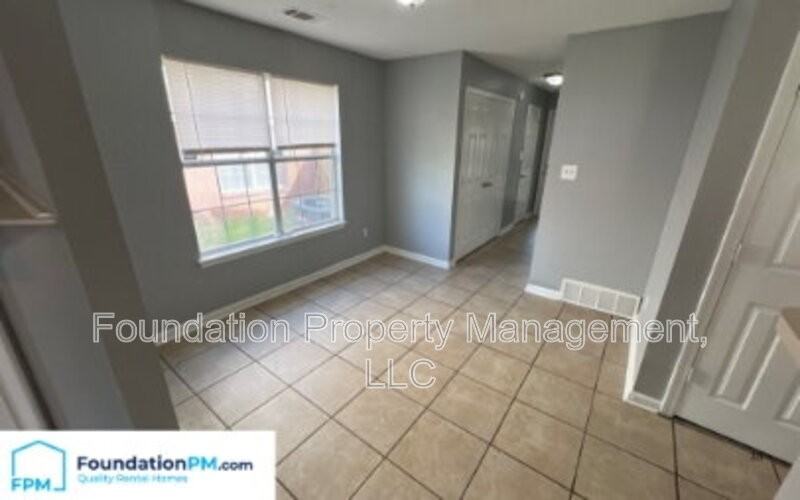 1530 Estacada Way - Photo 6 of 22