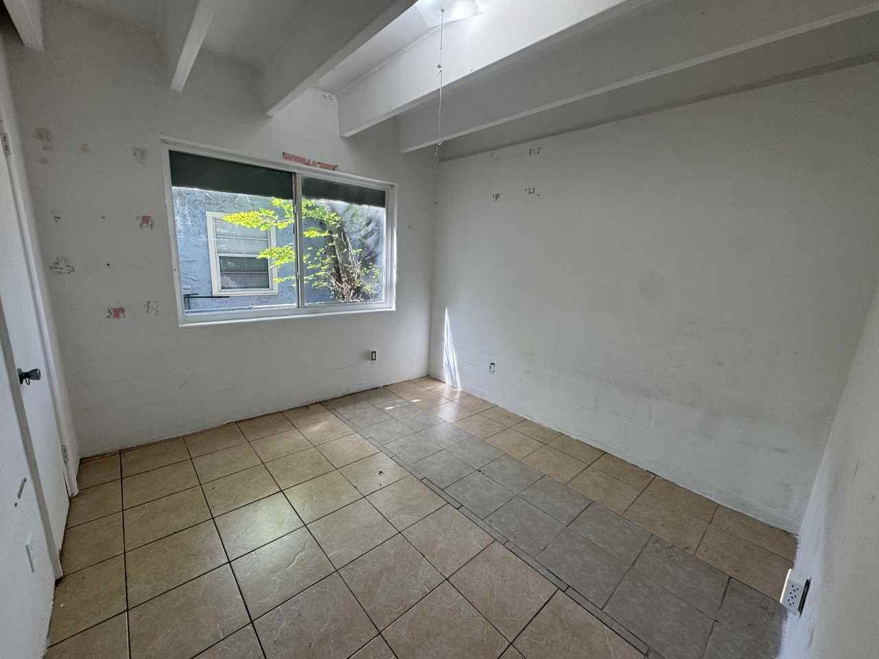 543 Division St #1 - Photo 7 of 24