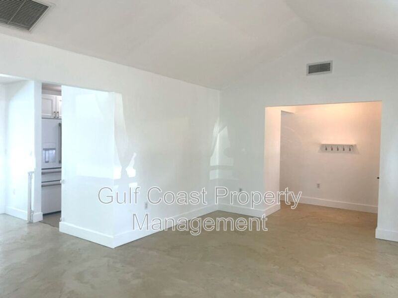 5677 Beneva Woods Cir - Photo 7 of 39