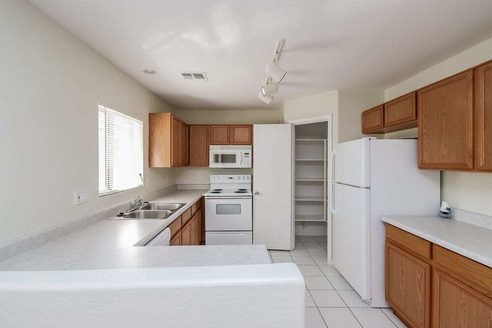 12921 N 127th Ln - Photo 5 of 18