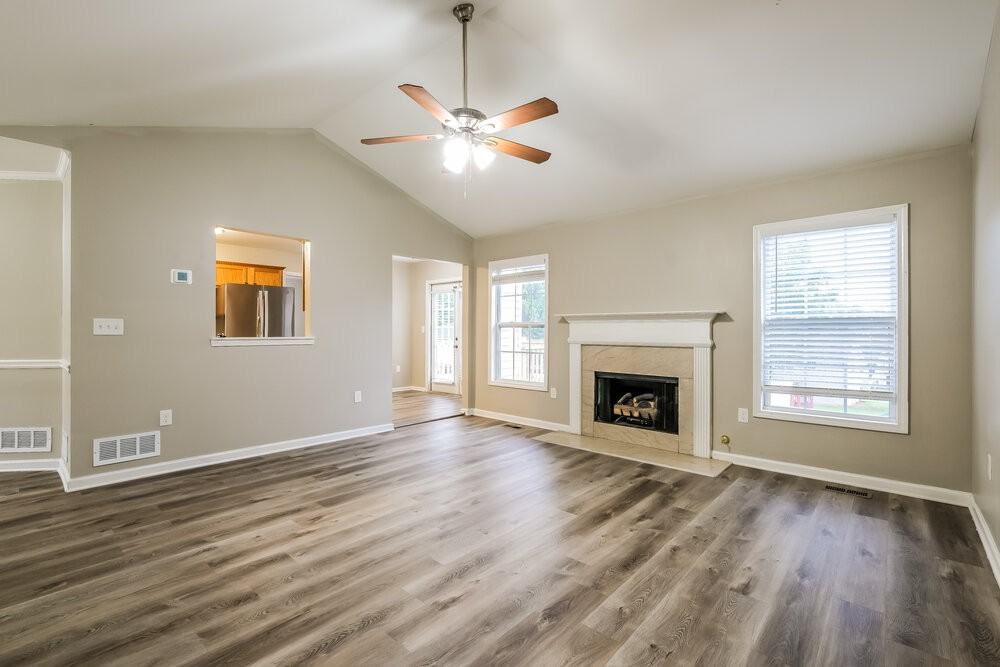 9695 Poole Rd - Photo 5 of 17