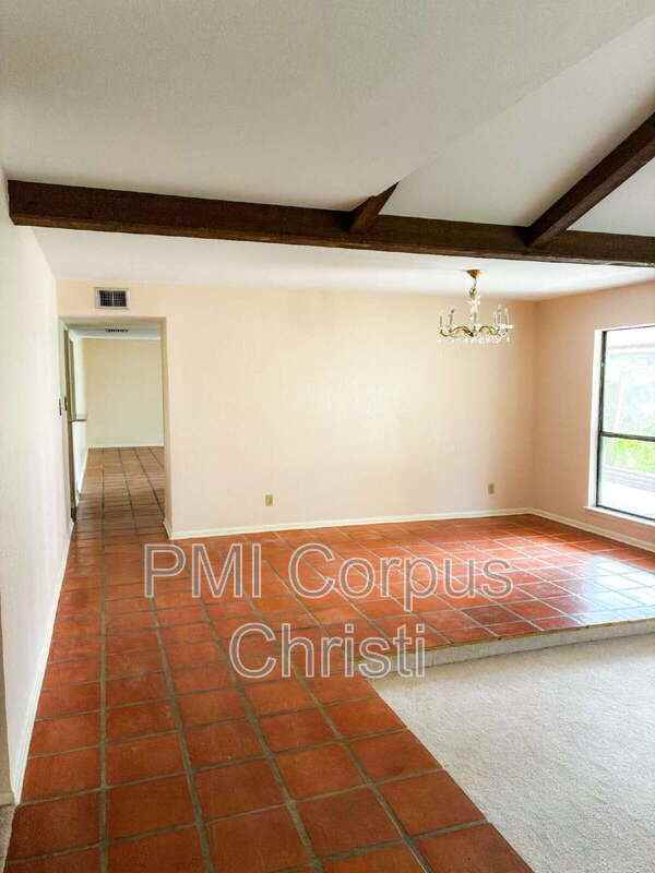 5030 Merganser Dr - Photo 3 of 10