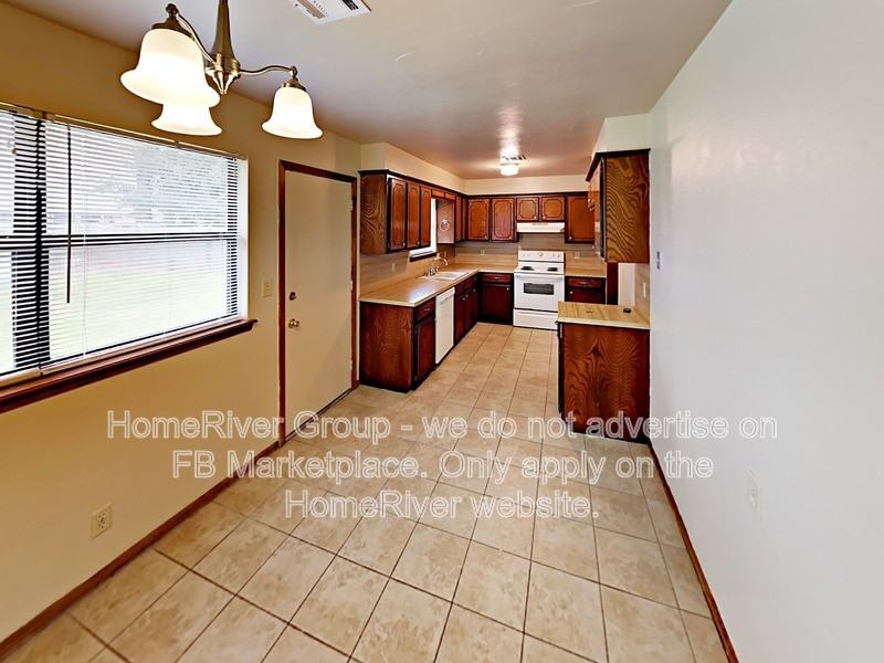 660 W Forster Dr - Photo 7 of 18