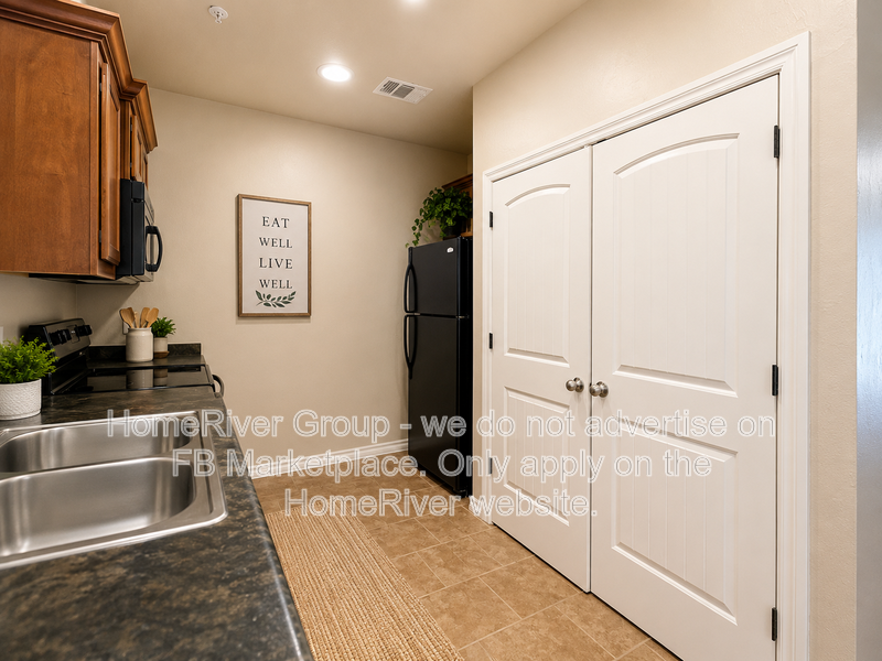 914 Sw 92nd St - Photo 4 of 9
