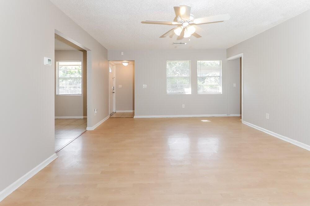 200 Perry Ave - Photo 4 of 16