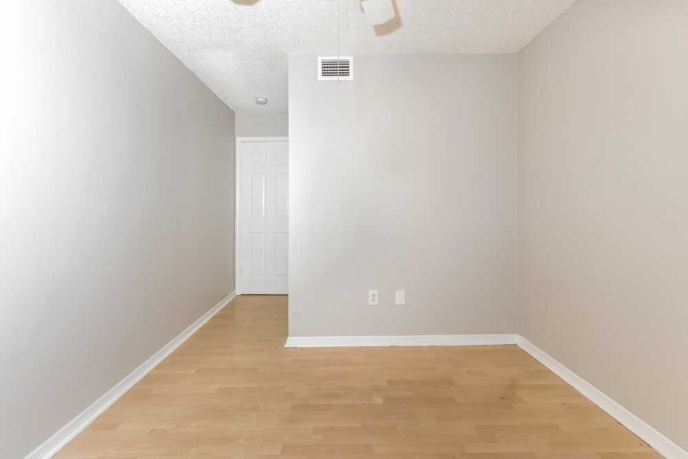 200 Perry Ave - Photo 5 of 16