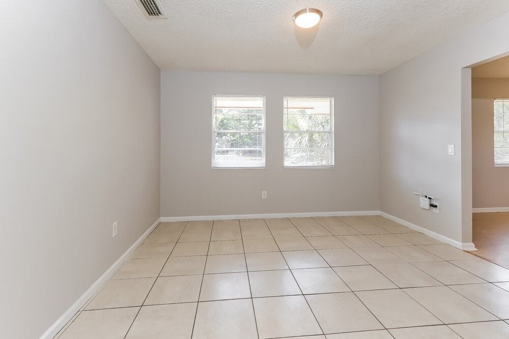 200 Perry Ave - Photo 7 of 16