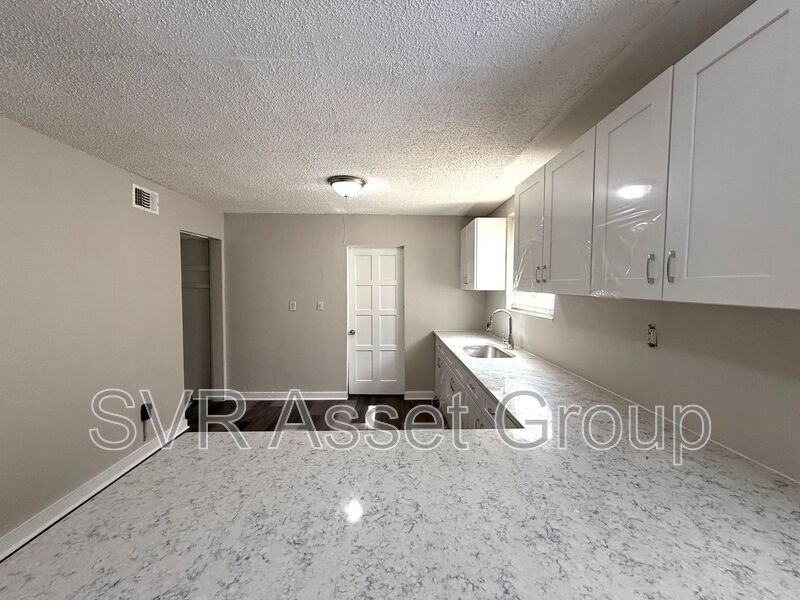 9073 11th Ave - Photo 6 of 10