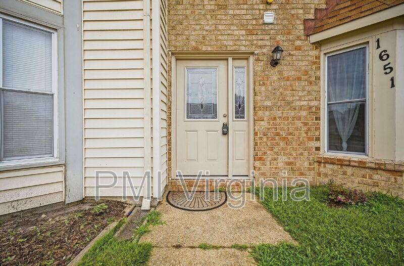 1651 Mantane Arch - Photo 3 of 29