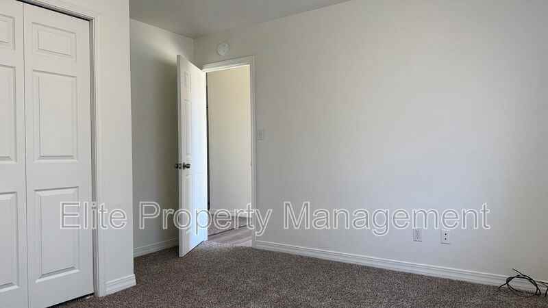 161 S Stardust Cir - Photo 4 of 18