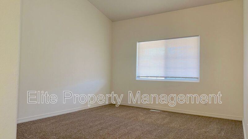 161 S Stardust Cir - Photo 5 of 18