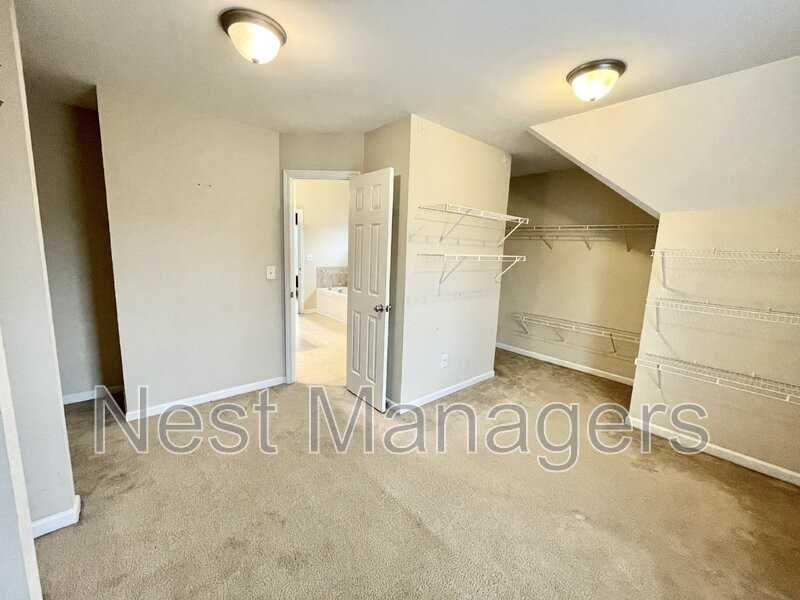 311 Highgrove Dr - Photo 3 of 40