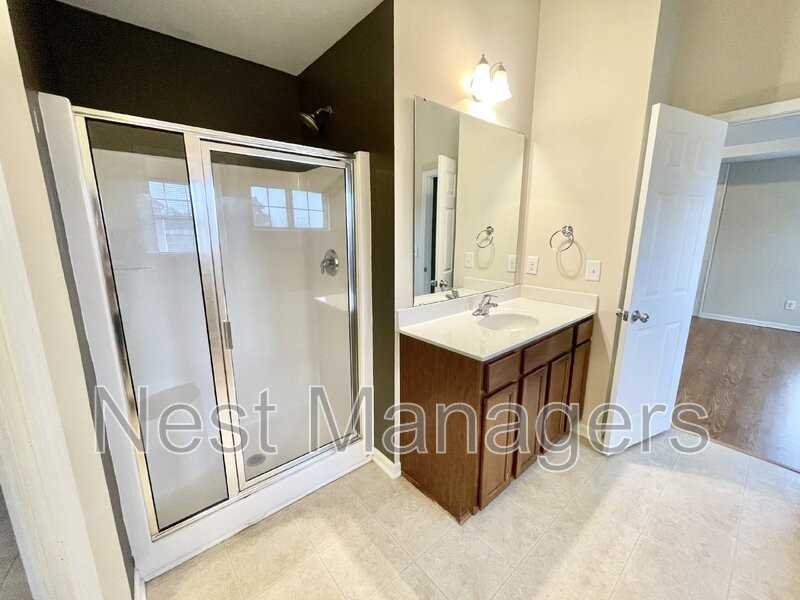 311 Highgrove Dr - Photo 5 of 40