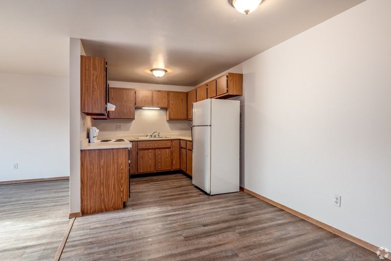 1721 Lenwood Ave #6 - Photo 3 of 15