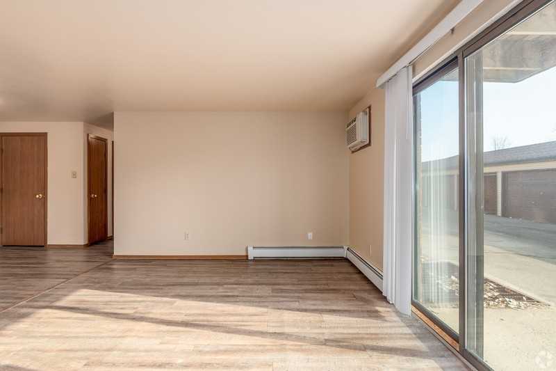 1721 Lenwood Ave #6 - Photo 6 of 15