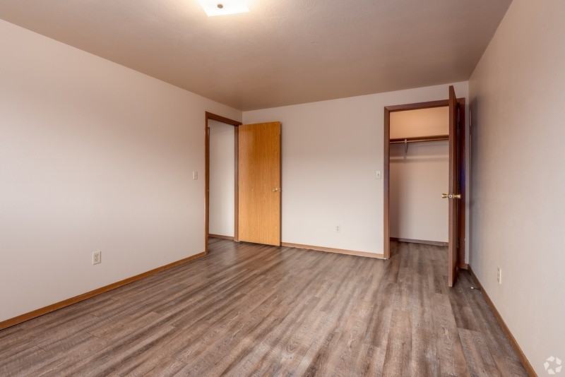 1721 Lenwood Ave #6 - Photo 7 of 15