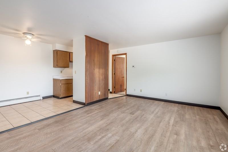 1142 E Walnut St - Photo 6 of 15
