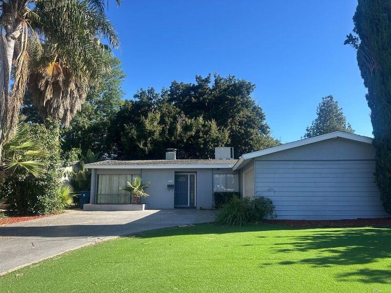 22859 Valerio St - Photo 7 of 17
