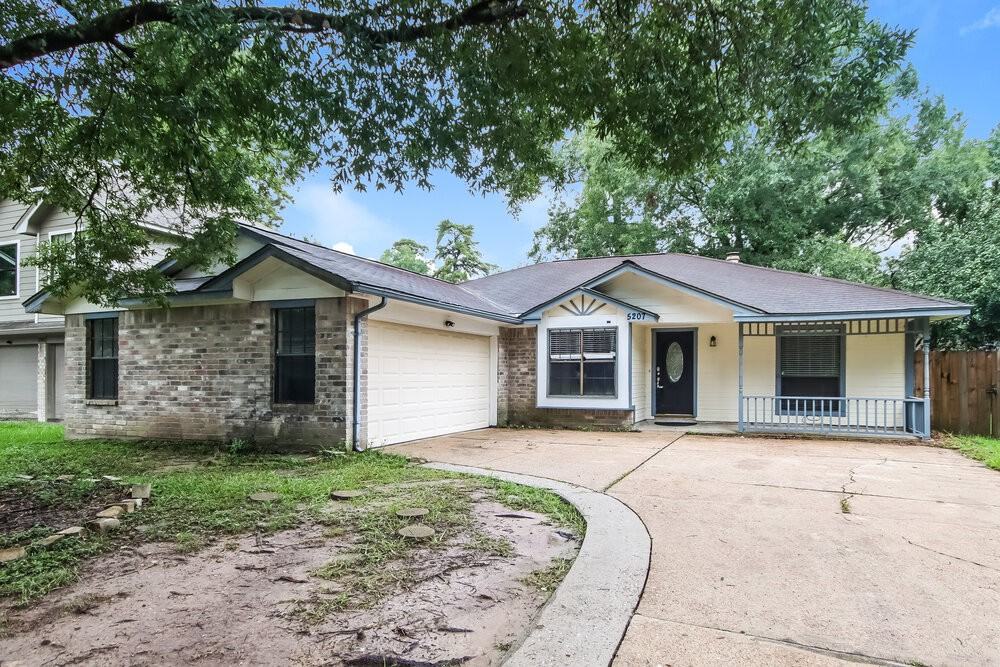 5207 Village Springs Dr - Photo 3 of 16