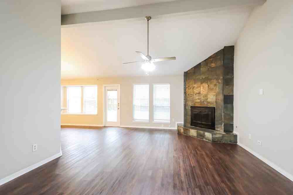 5207 Village Springs Dr - Photo 4 of 16